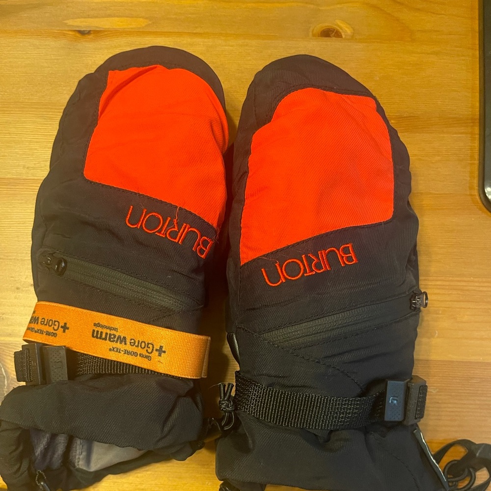 Burton baker goretex mittens